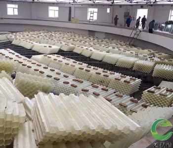 �����б������