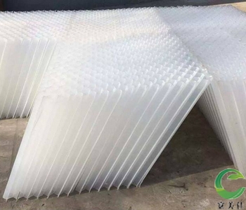 �����б������