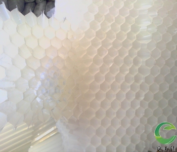 �����б������